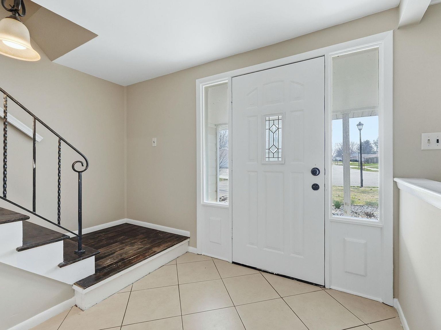 5700 Fontana Dr Fort Wayne, IN 46815 - Thumbnail 3