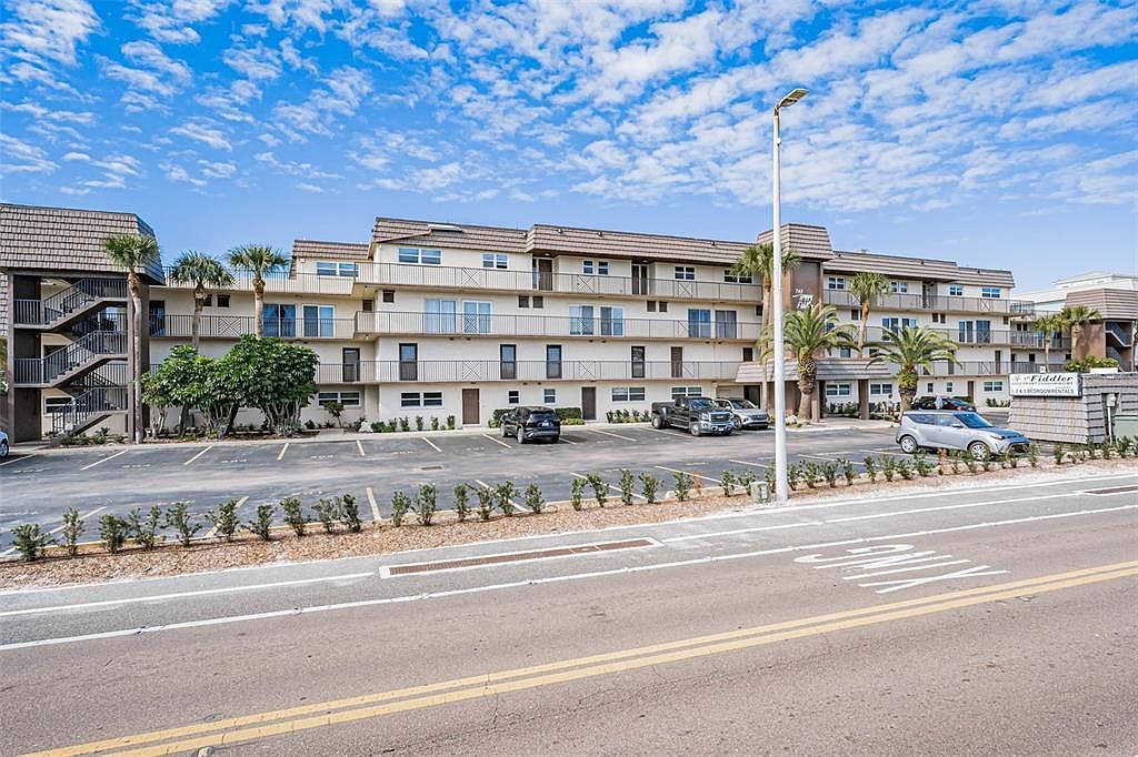 60 Gulf Blvd #203 Indian Rocks Beach, FL 33785 - Thumbnail 3