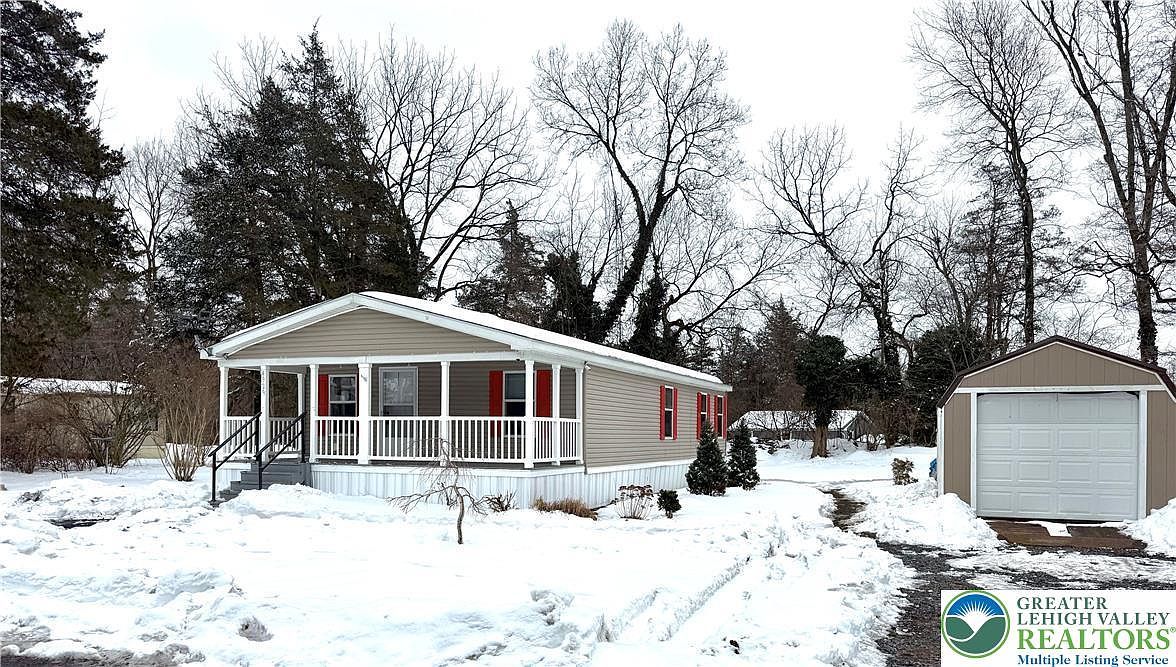 4929 Cedar Grove Park Bangor, PA 18013 - Thumbnail 3