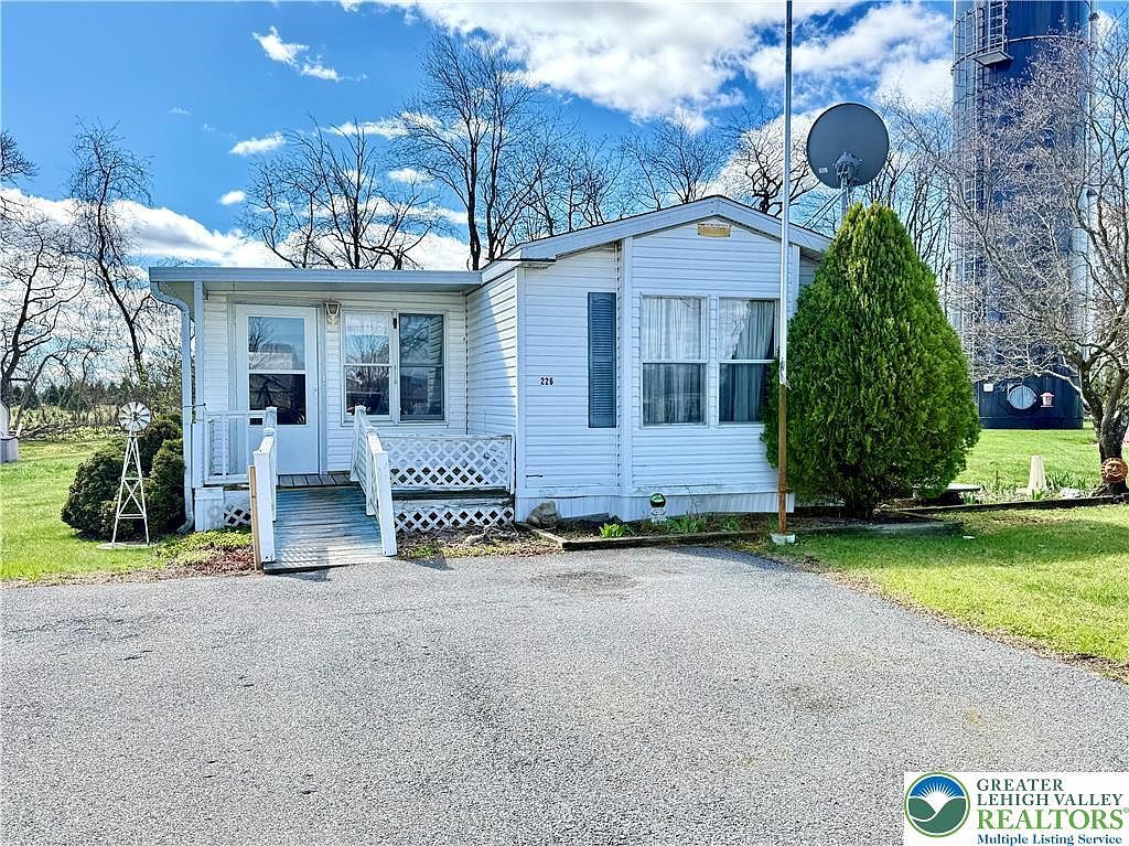 226 Independence Way Mount Bethel, PA 18343 - Thumbnail 3