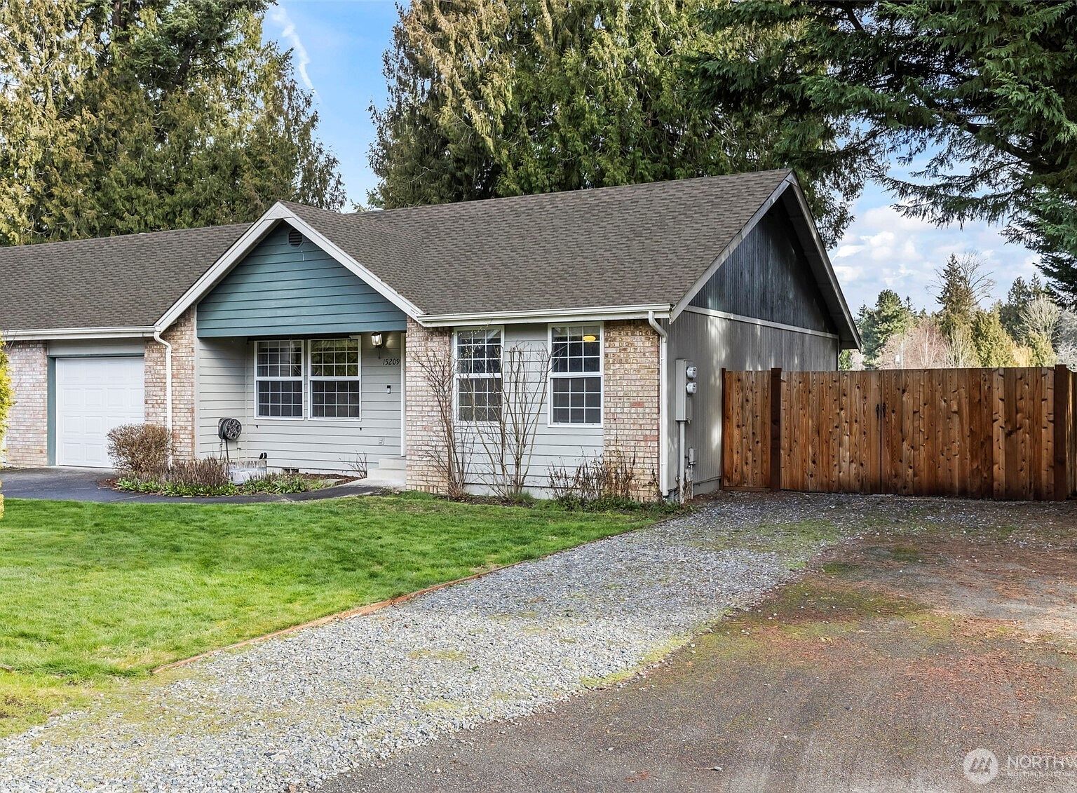 15207-15209 95th Avenue Ct E Puyallup, WA 98373 - Thumbnail 3