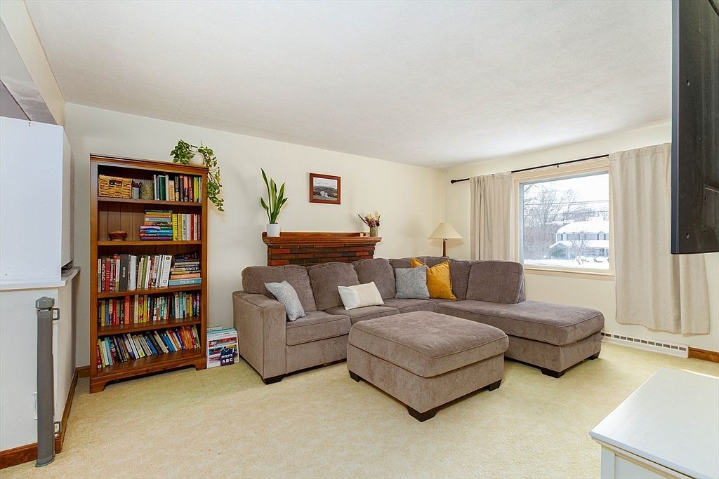 839 Lincoln St Franklin, MA 02038 - Thumbnail 3