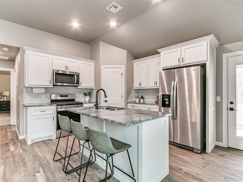 792 Harrison St Harrah, OK 73045 - Thumbnail 3