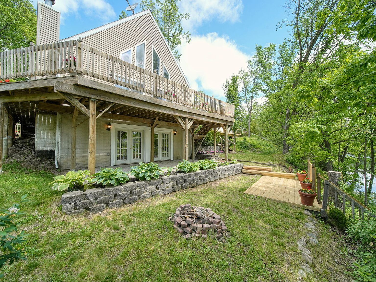 10771 Woodbrook Dr Cement City, MI 49233 - Thumbnail 3