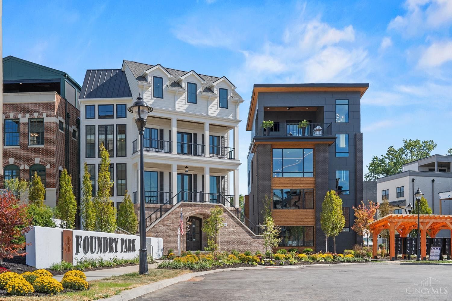 2942 Three Oaks Ln Cincinnati, OH 45209 - Thumbnail 3