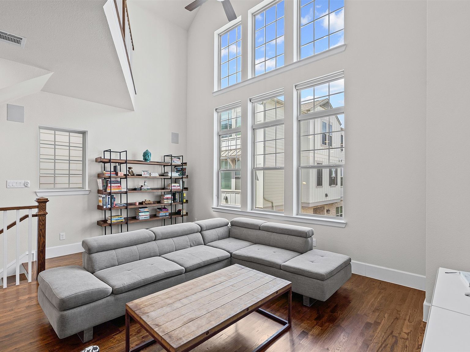 5140 Garrett Field Ct Dallas, TX 75206 - Thumbnail 3