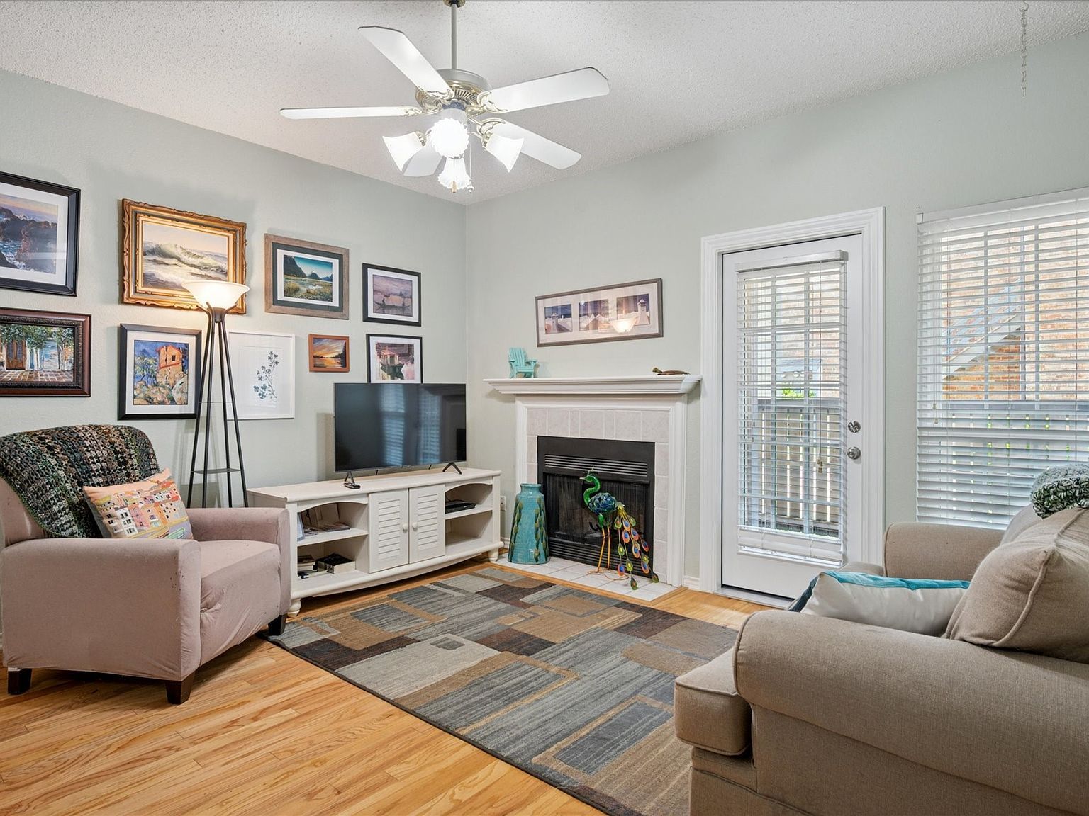 1601 Marsh Ln APT 208 Carrollton, TX 75006 - Thumbnail 3