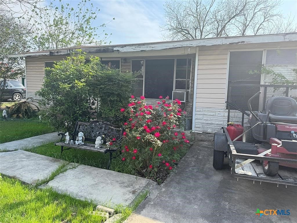 137 N Kowald Ln New Braunfels, TX 78130 - Thumbnail 3