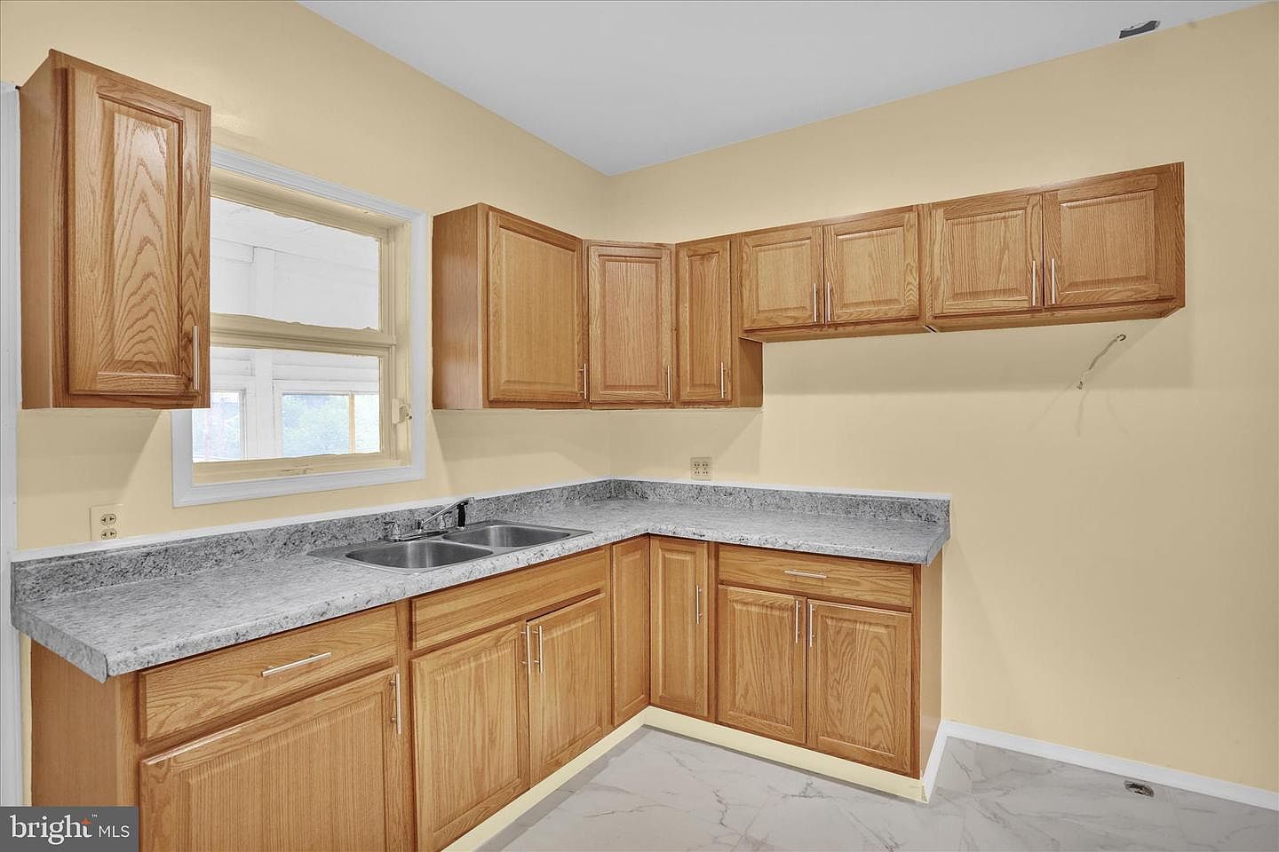 704 Laurel Blvd Pottsville, PA 17901 - Thumbnail 3