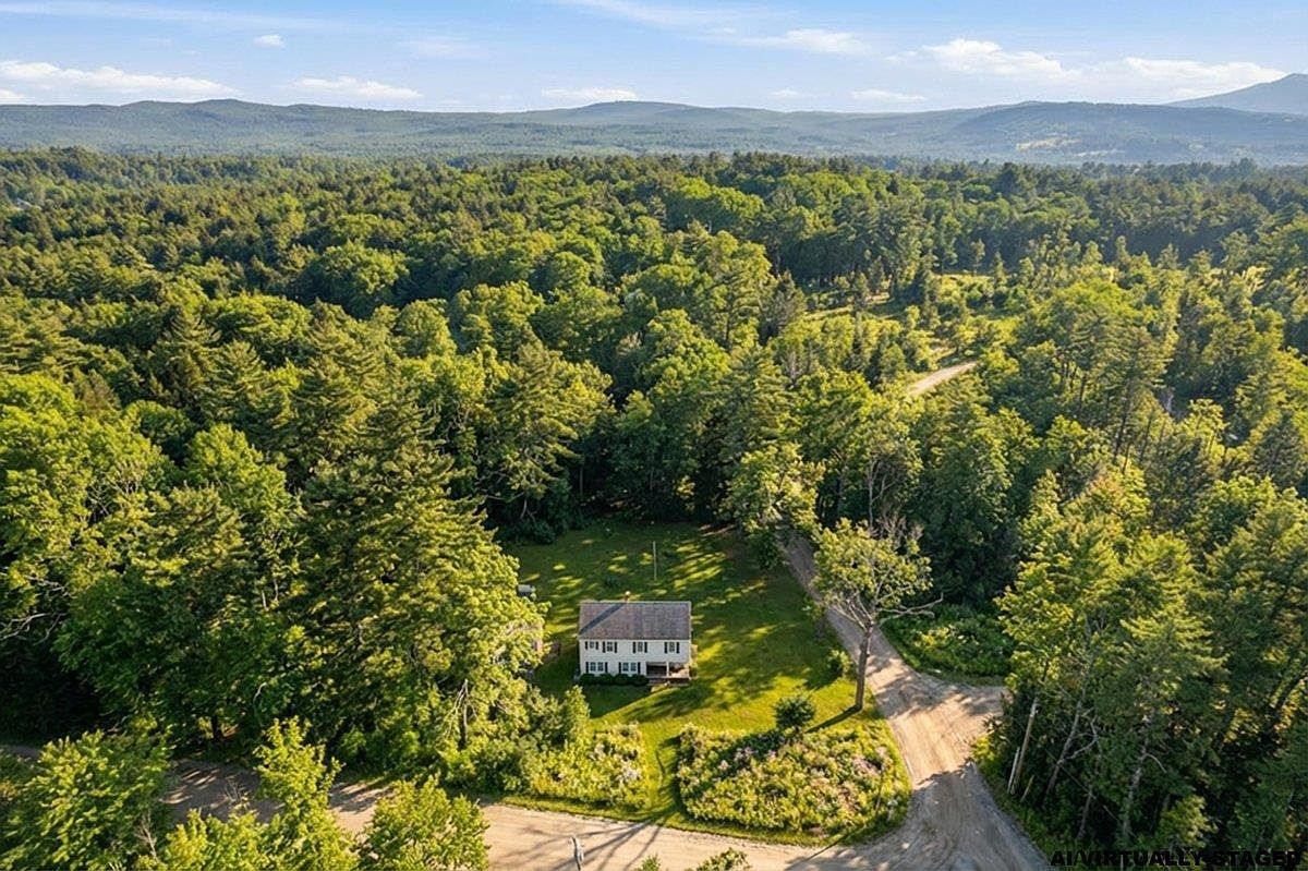 44 Buttercup Ln Antrim, NH 03440 - Thumbnail 3