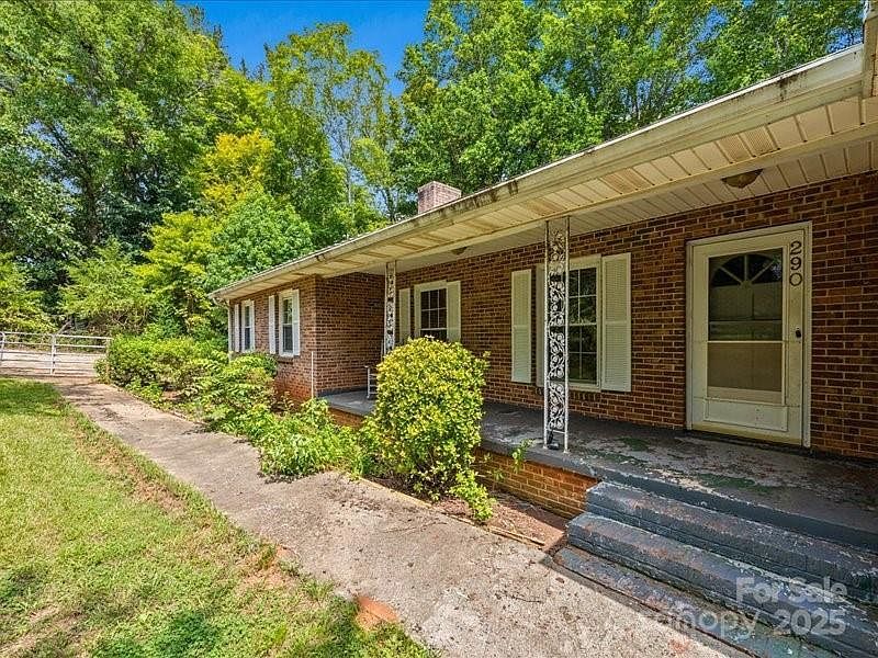 290 Grandview Rd S Clover, SC 29710 - Thumbnail 3