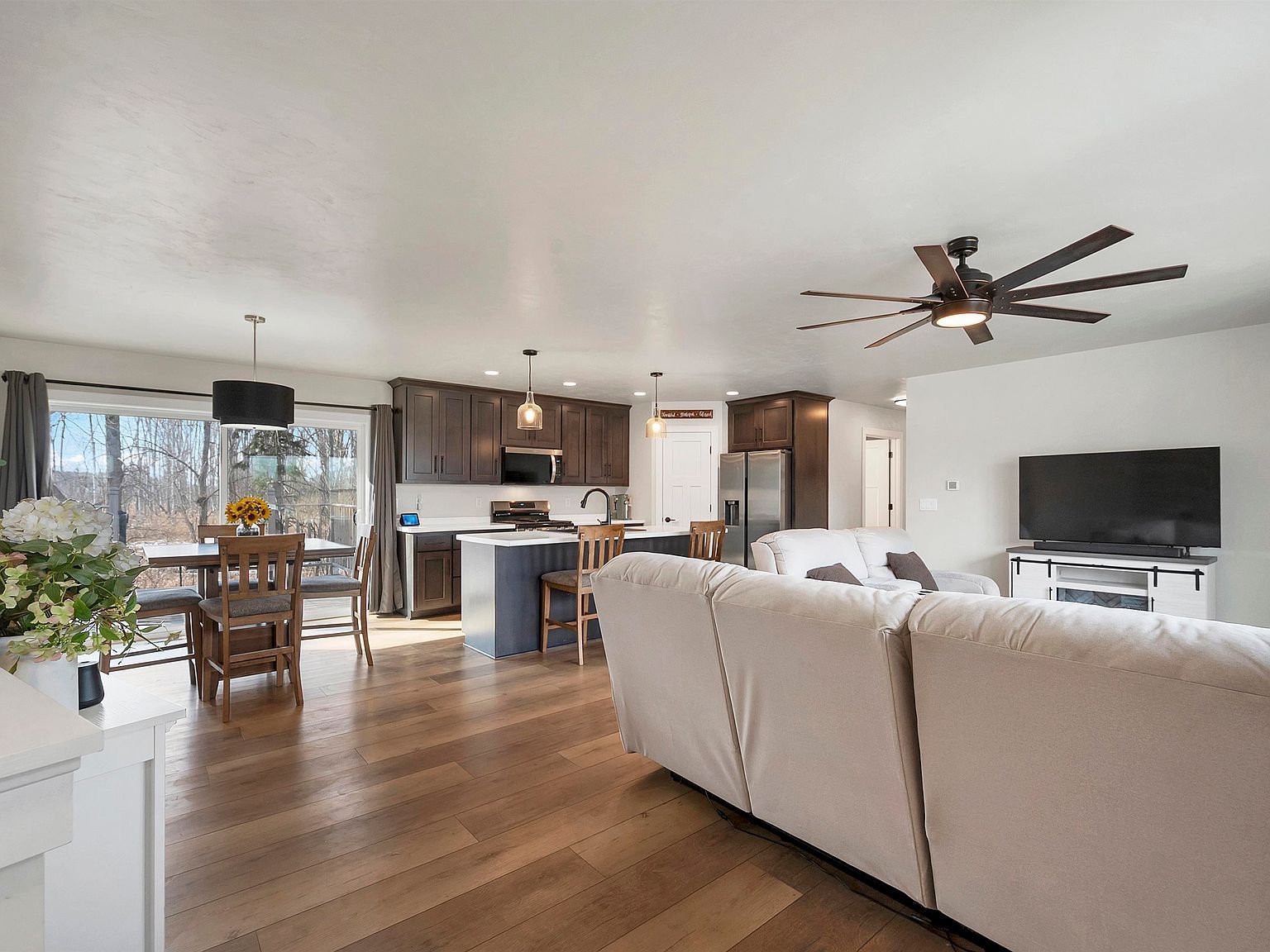 2039 Lone Grove Ave Green Bay, WI 54303 - Thumbnail 3