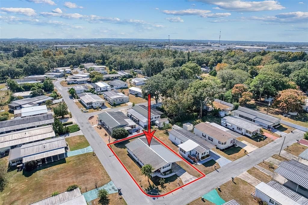 1823 Blue Lake Dr Lakeland, FL 33801 - Thumbnail 3