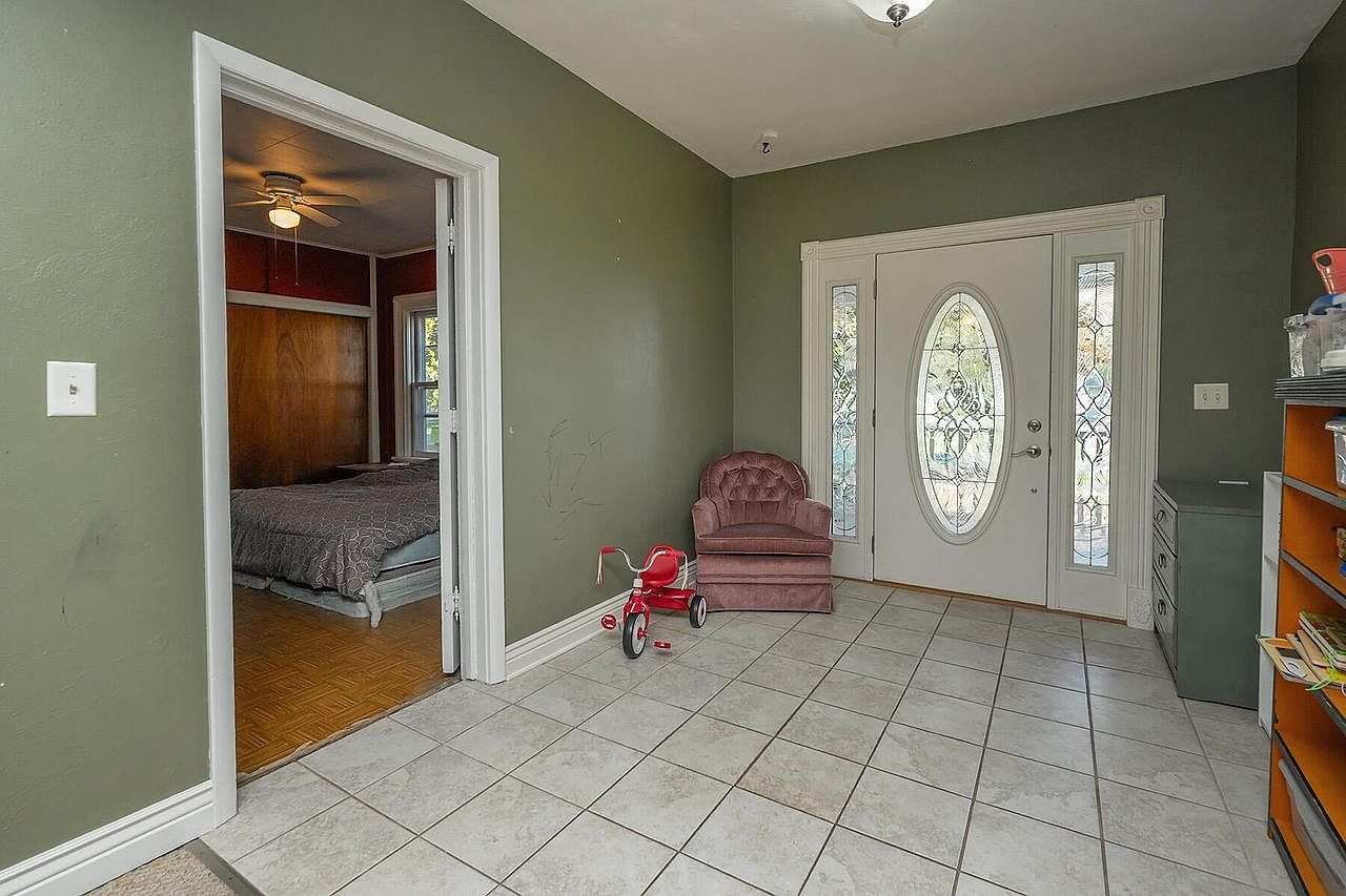 127 Pleasant St Sharon, WI 53585 - Thumbnail 3