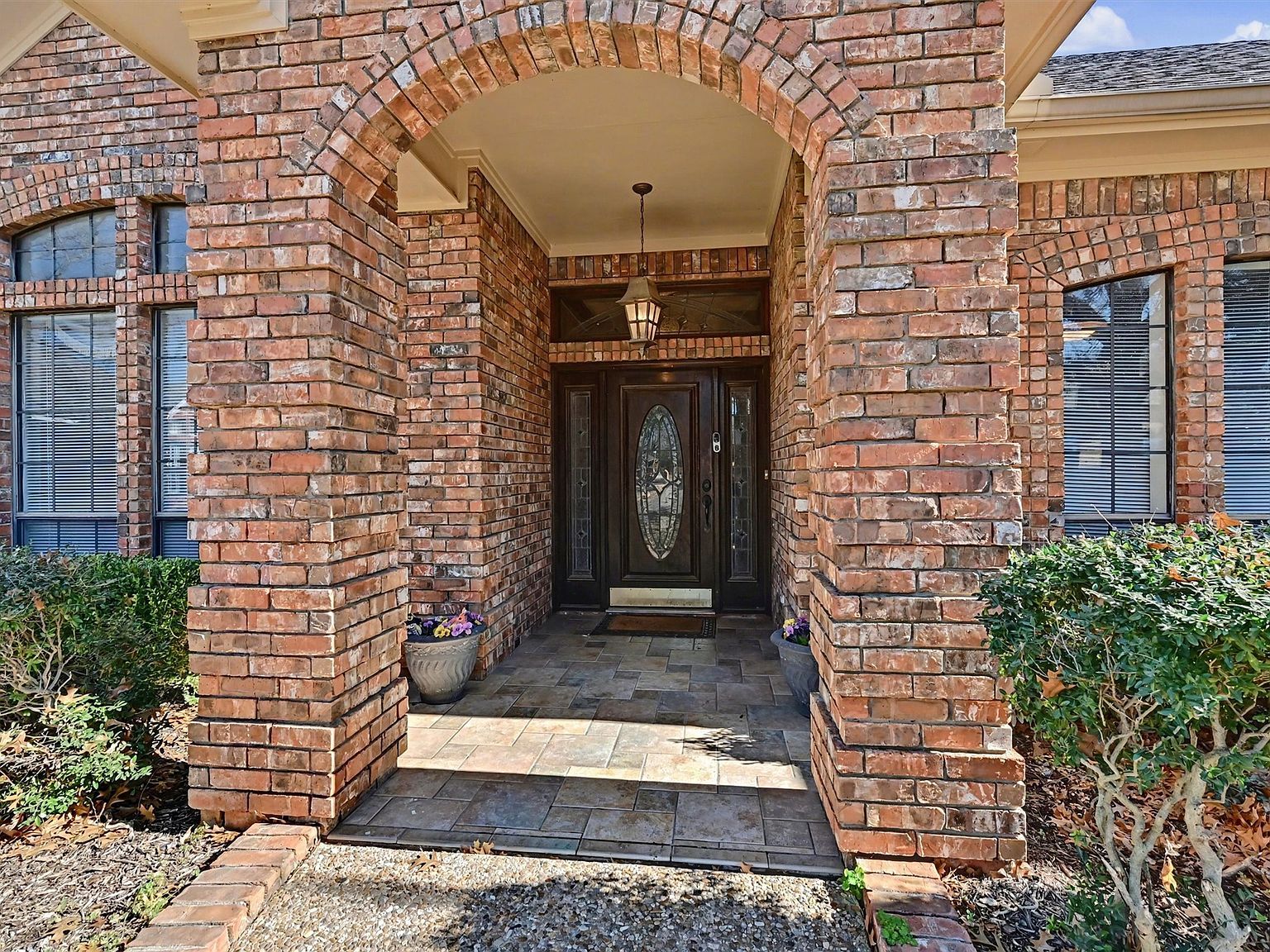 304 Trollinger St Whitesboro, TX 76273 - Thumbnail 3