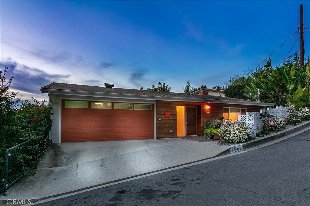 1241 Corona Dr Glendale, CA 91205 - Thumbnail 3