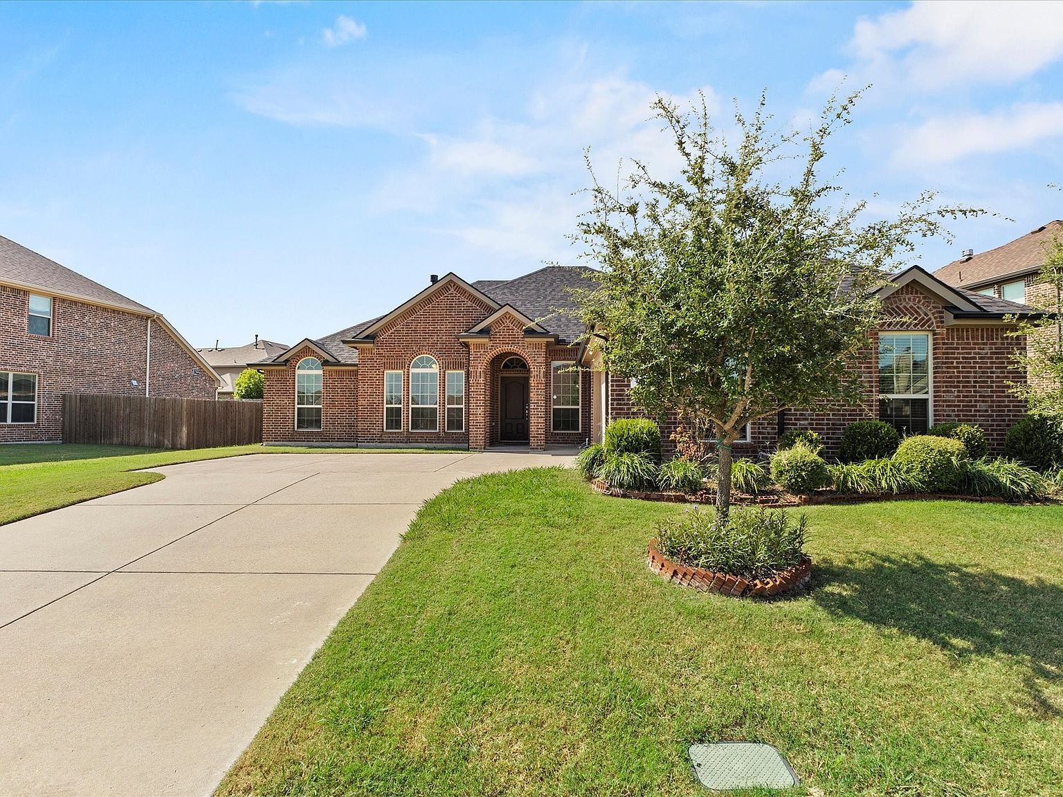 4706 Lakeway Dr Garland, TX 75043 - Thumbnail 3