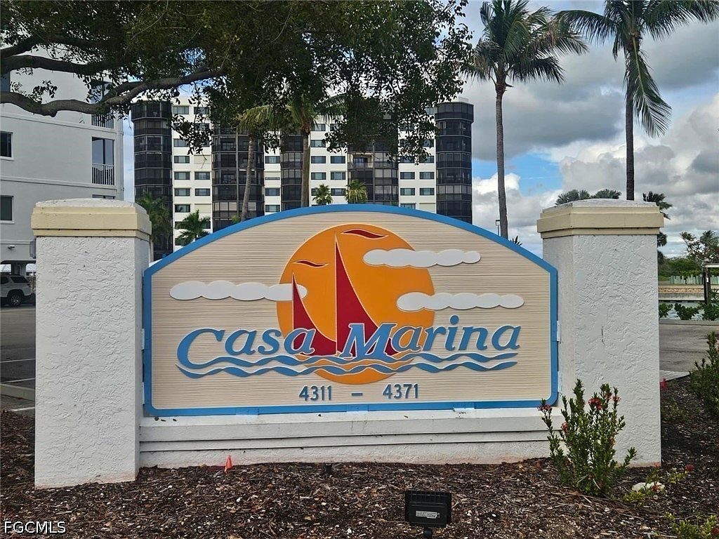Dock 60 4351 Bay Beach Ln Fort Myers Beach, FL 33931 - Thumbnail 3