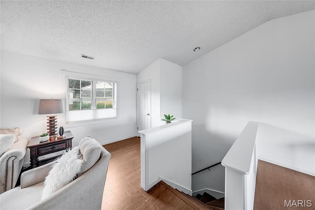 8930 Cardinal Ter Saint Louis, MO 63144 - Thumbnail 3