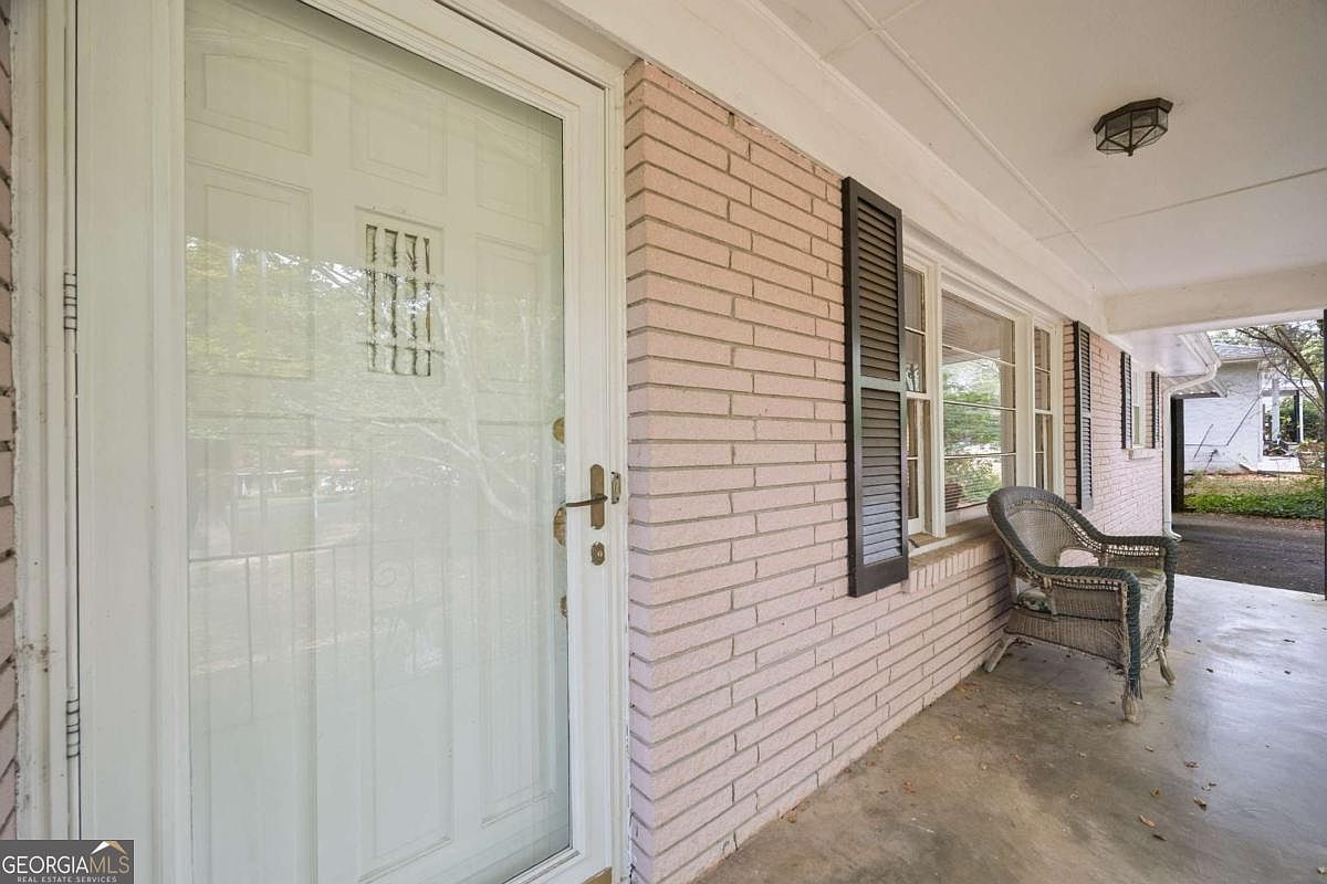 589 Creek View Dr Lawrenceville, GA 30044 - Thumbnail 3