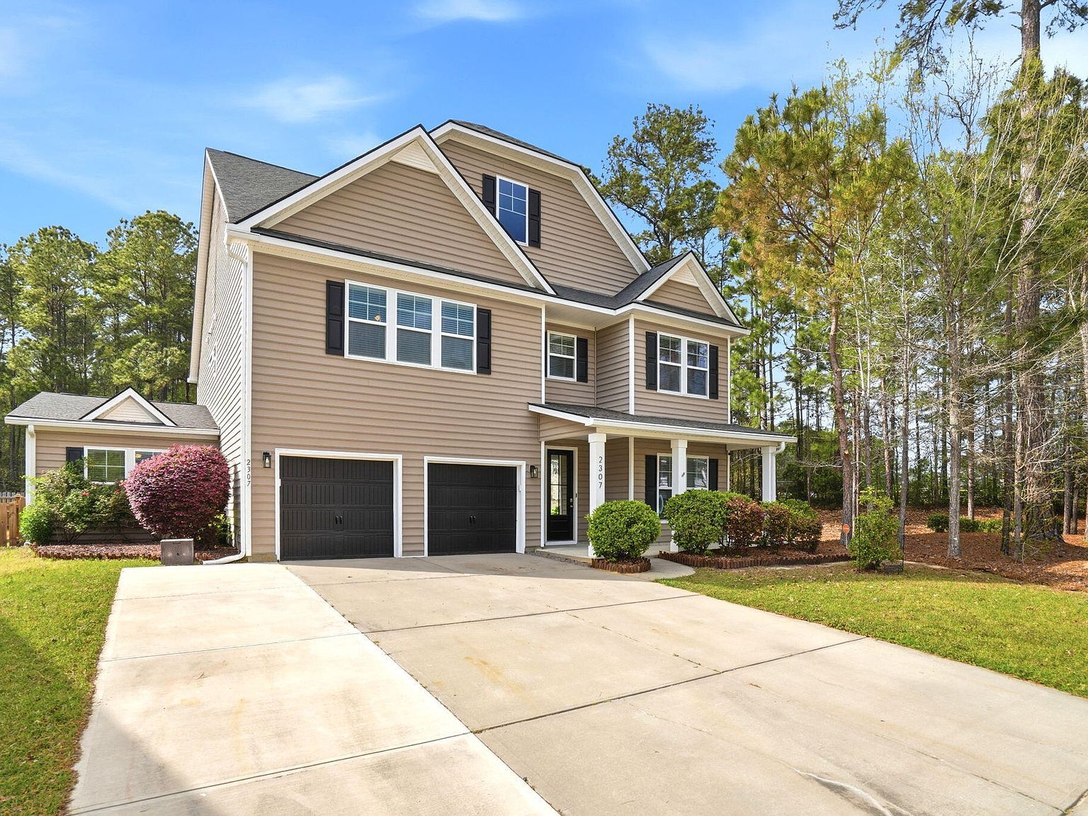 2307 Hummingbird Ln Summerville, SC 29483 - Thumbnail 3