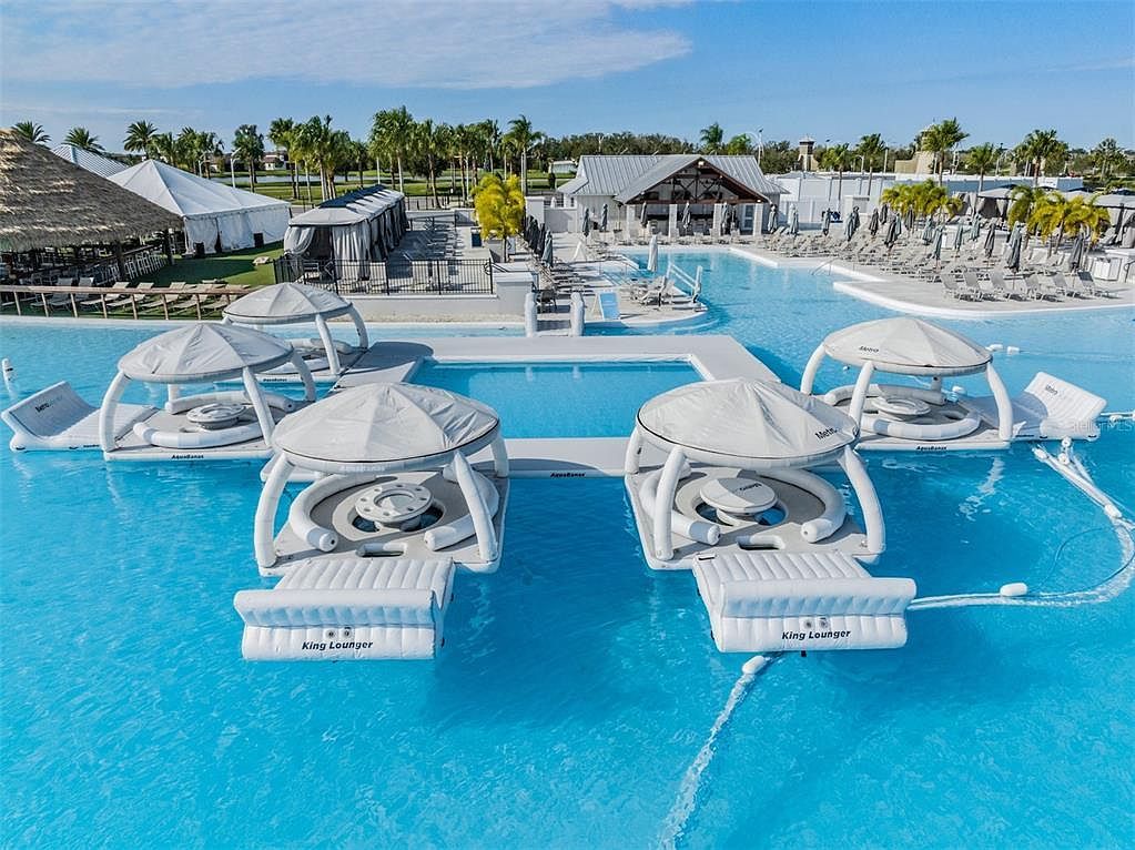 8235 Abby Brooks Cir Wesley Chapel, FL 33545 - Thumbnail 3