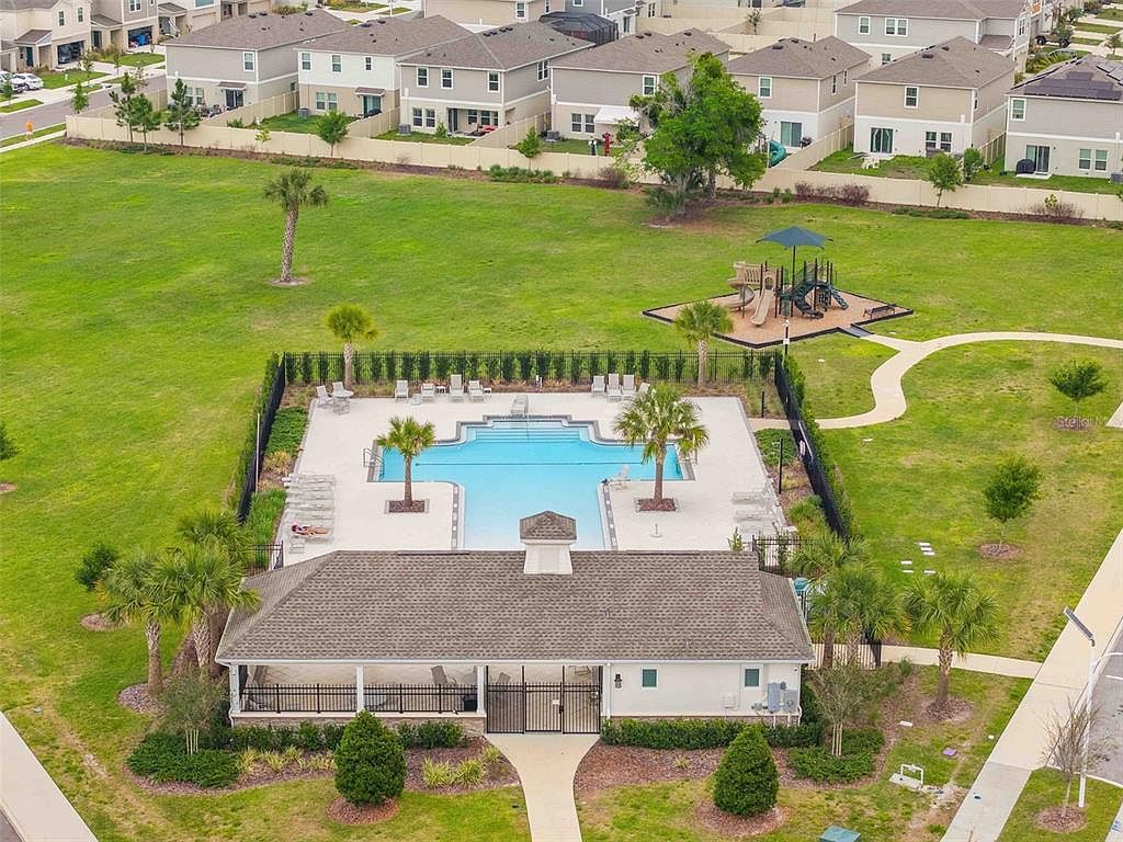 7512 Wallflower Trl Wesley Chapel, FL 33545 - Thumbnail 3