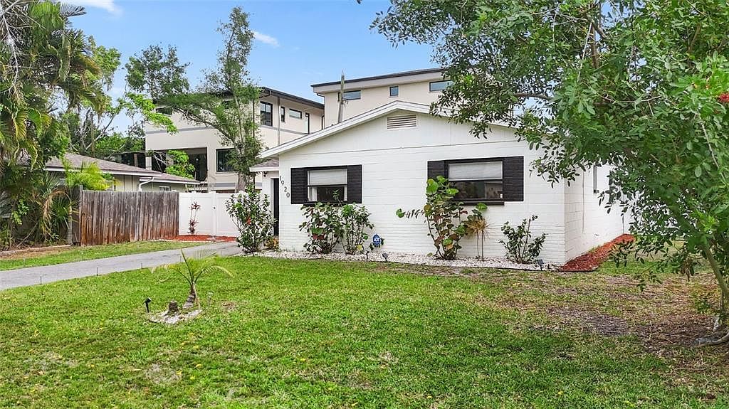 1920 New Hampshire Ave NE Saint Petersburg, FL 33703 - Thumbnail 3