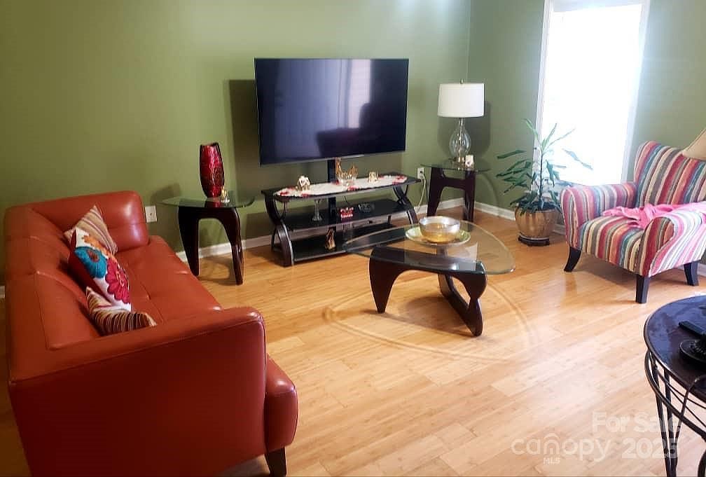 709 Villas Ct Asheville, NC 28806 - Thumbnail 3