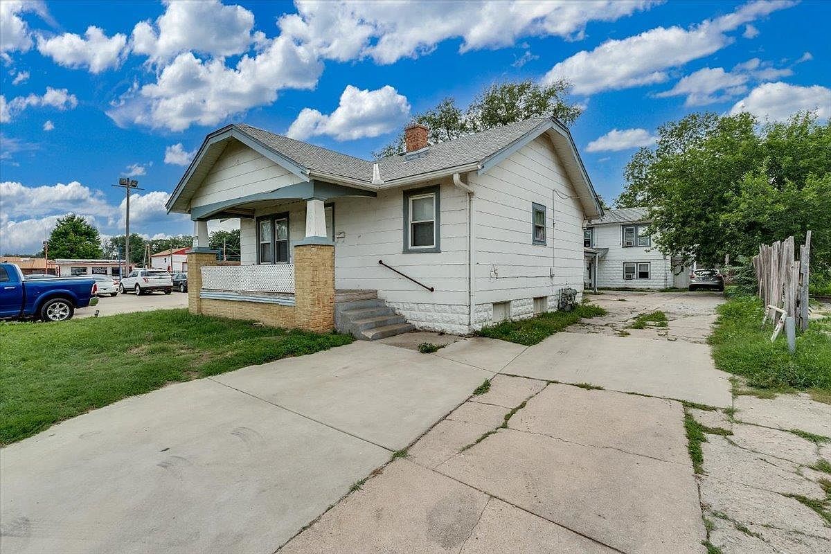 2043 S Broadway Ave #2045-2047-2049 Wichita, KS 67211 - Thumbnail 3