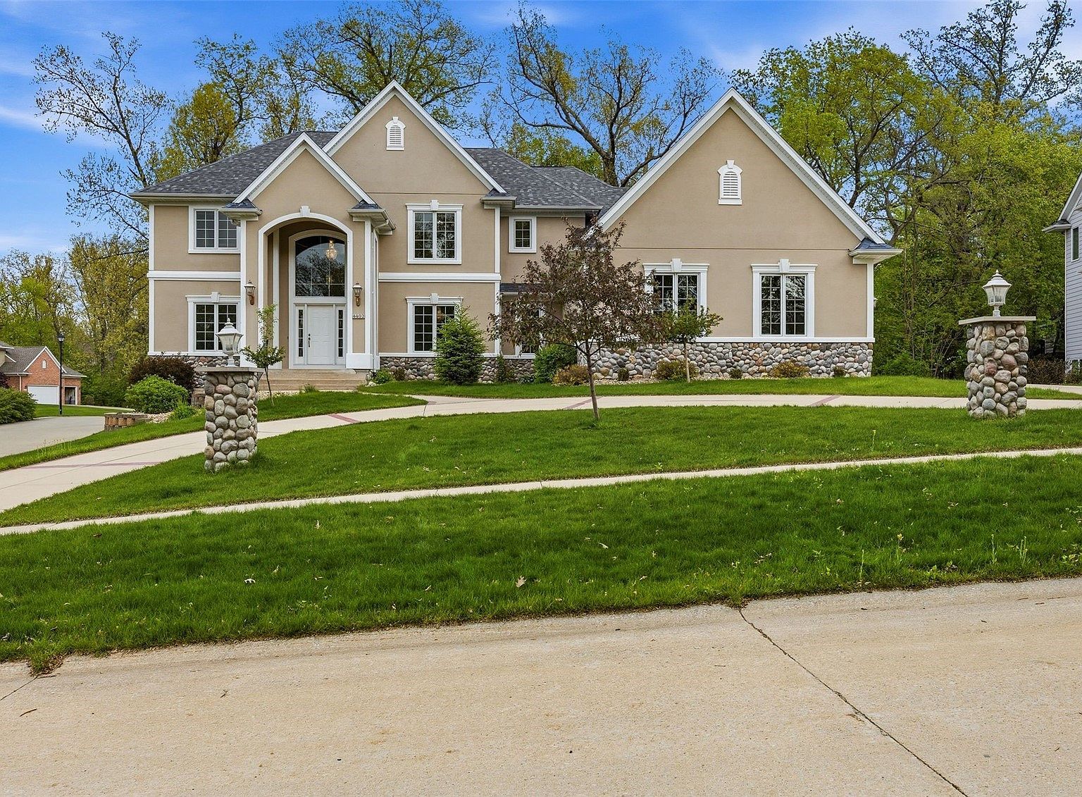 4402 Oak Leaf Ct NE Cedar Rapids, IA 52411 - Thumbnail 3