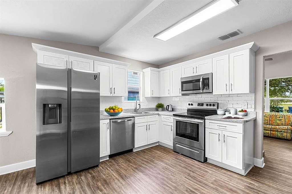 1002 NE 1st St Mulberry, FL 33860 - Thumbnail 3