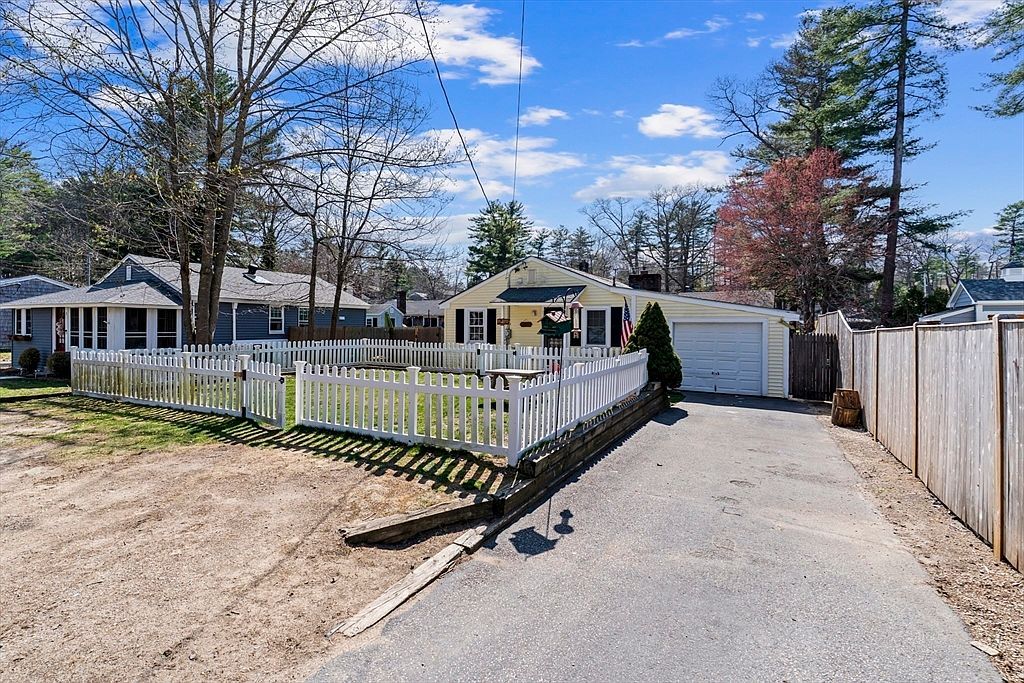 10 Beach Rd Pembroke, MA 02359 - Thumbnail 3