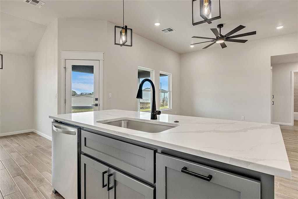 502 Grand Sycamore Dr Washington, OK 73093 - Thumbnail 3