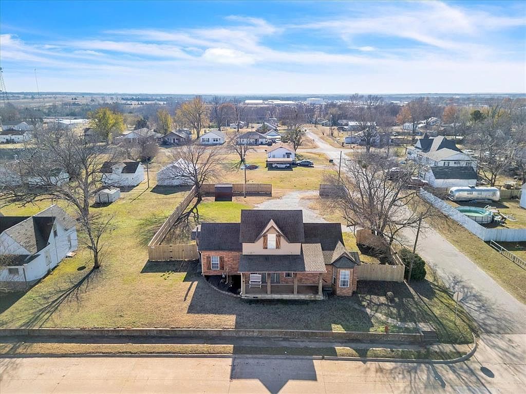 402 E Main St Stroud, OK 74079 - Thumbnail 3