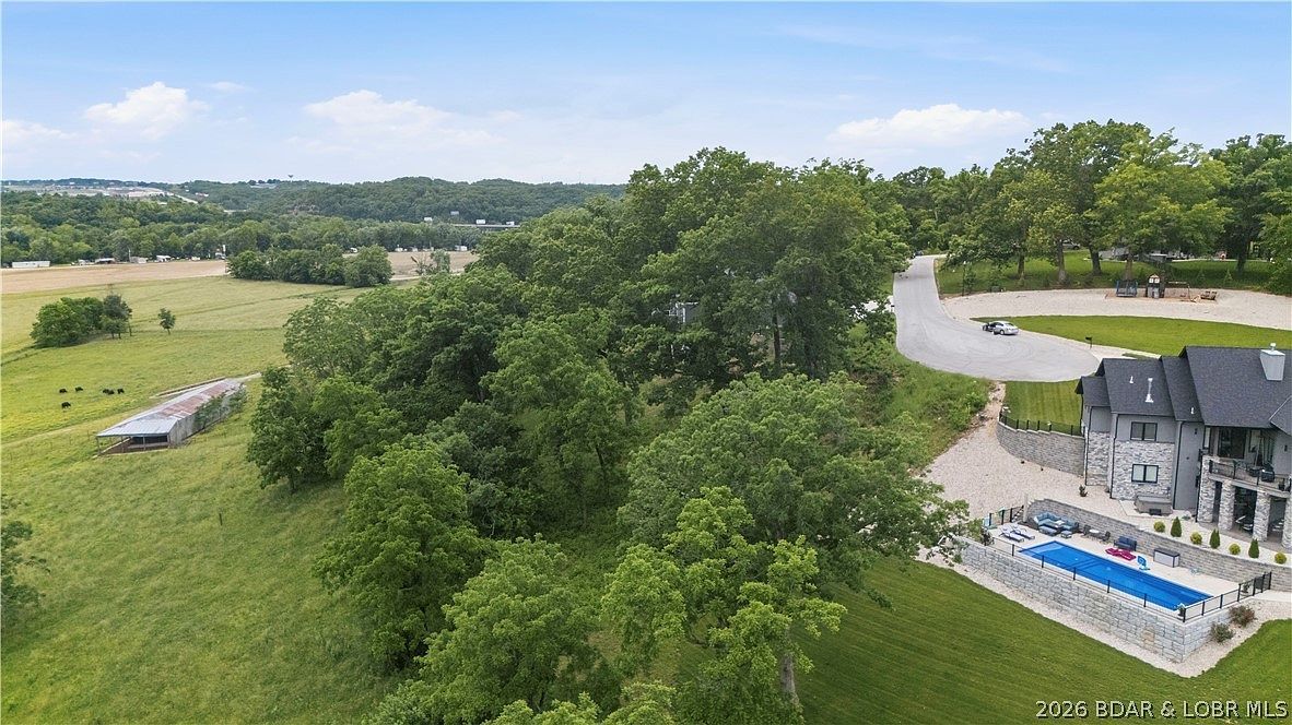 297 Quail Hollow Ave Lake Ozark, MO 65049 - Thumbnail 3