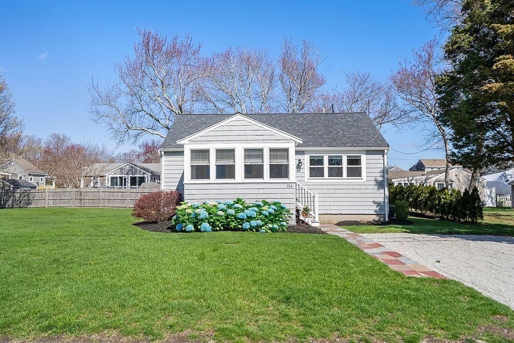 104 Hartford Rd Marshfield, MA 02050 - Thumbnail 3