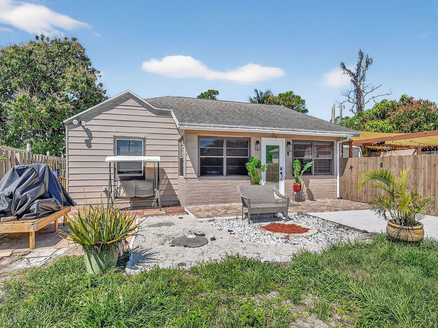 425 Broward Ave Greenacres, FL 33463 - Thumbnail 3