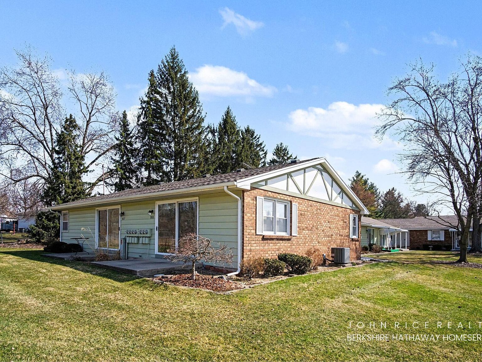 965 Andover Ct SE Kentwood, MI 49508 - Thumbnail 3