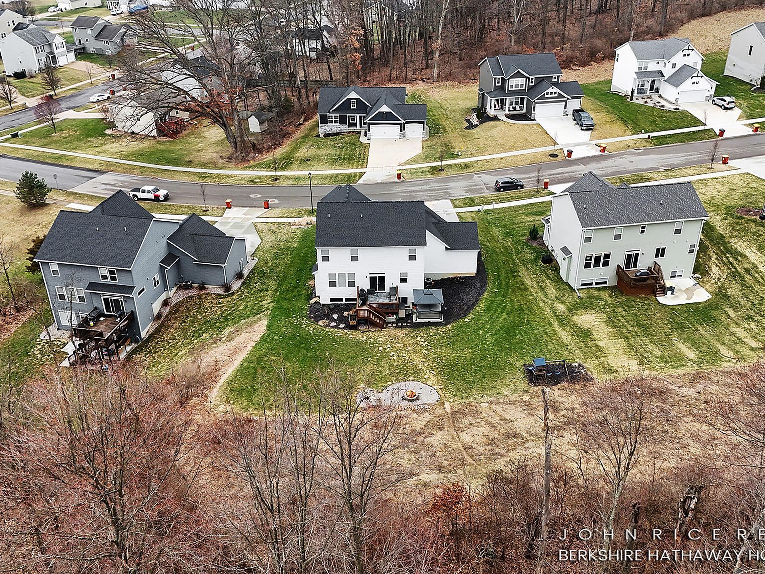 1584 Wales Dr SE Lowell, MI 49331 - Thumbnail 3