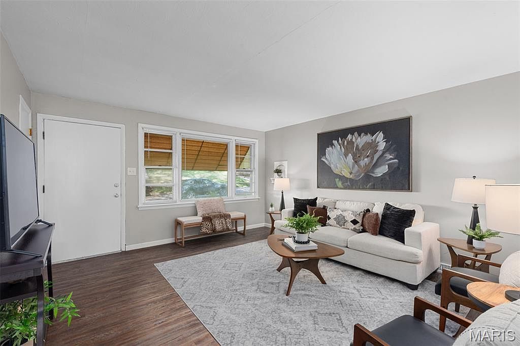 610 Superior Dr Saint Louis, MO 63135 - Thumbnail 3