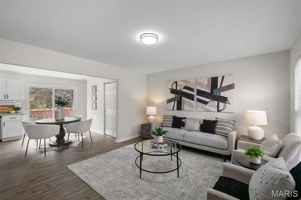 1320 Fenton Hills Rd Fenton, MO 63026 - Thumbnail 3