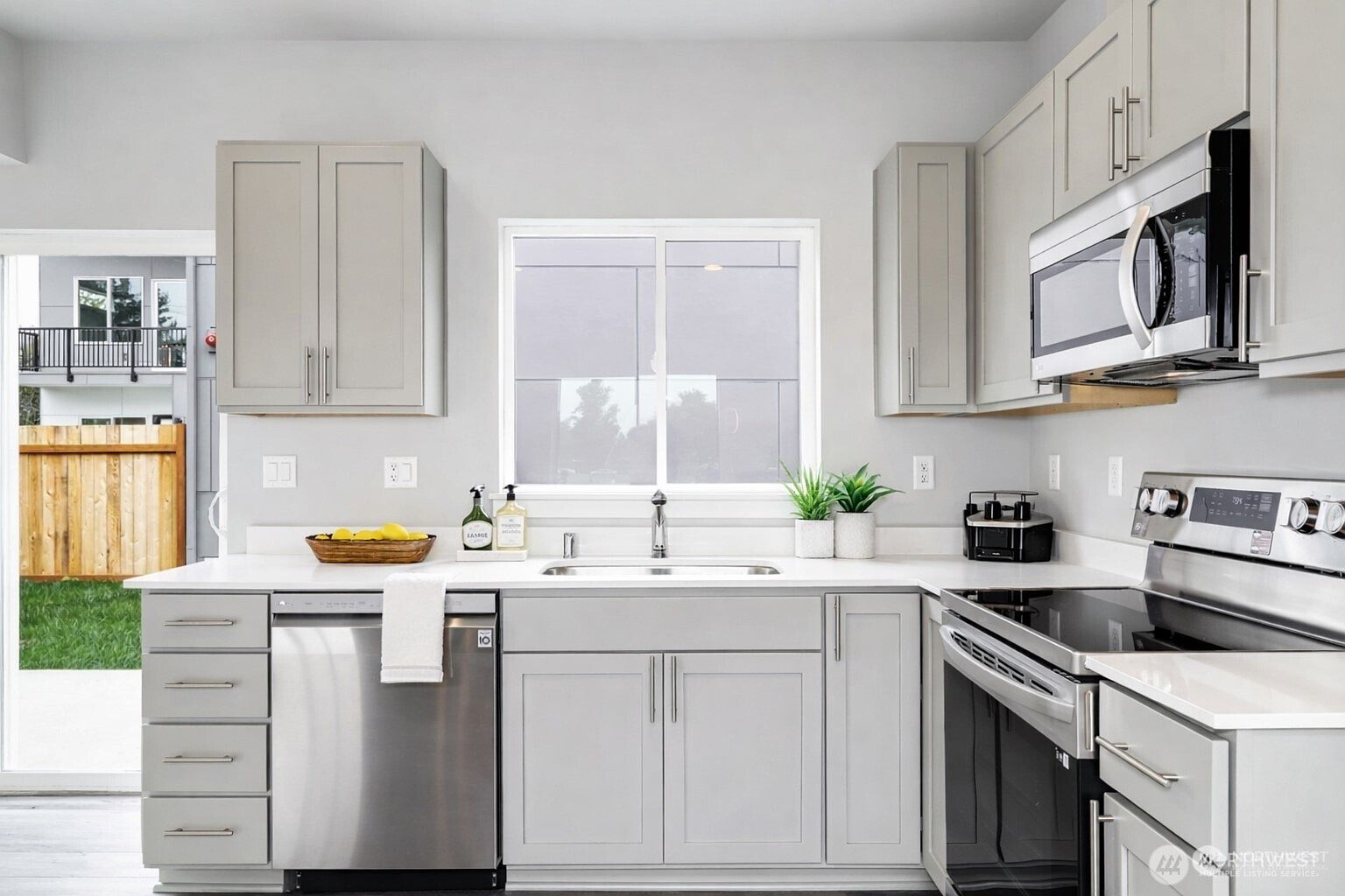 846 SW 136th St #1 Seattle, WA 98166 - Thumbnail 3