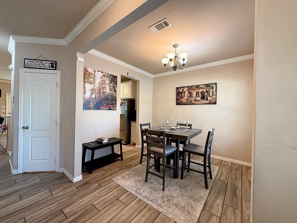 604 NE Avenue E Pl Andrews, TX 79714 - Thumbnail 3