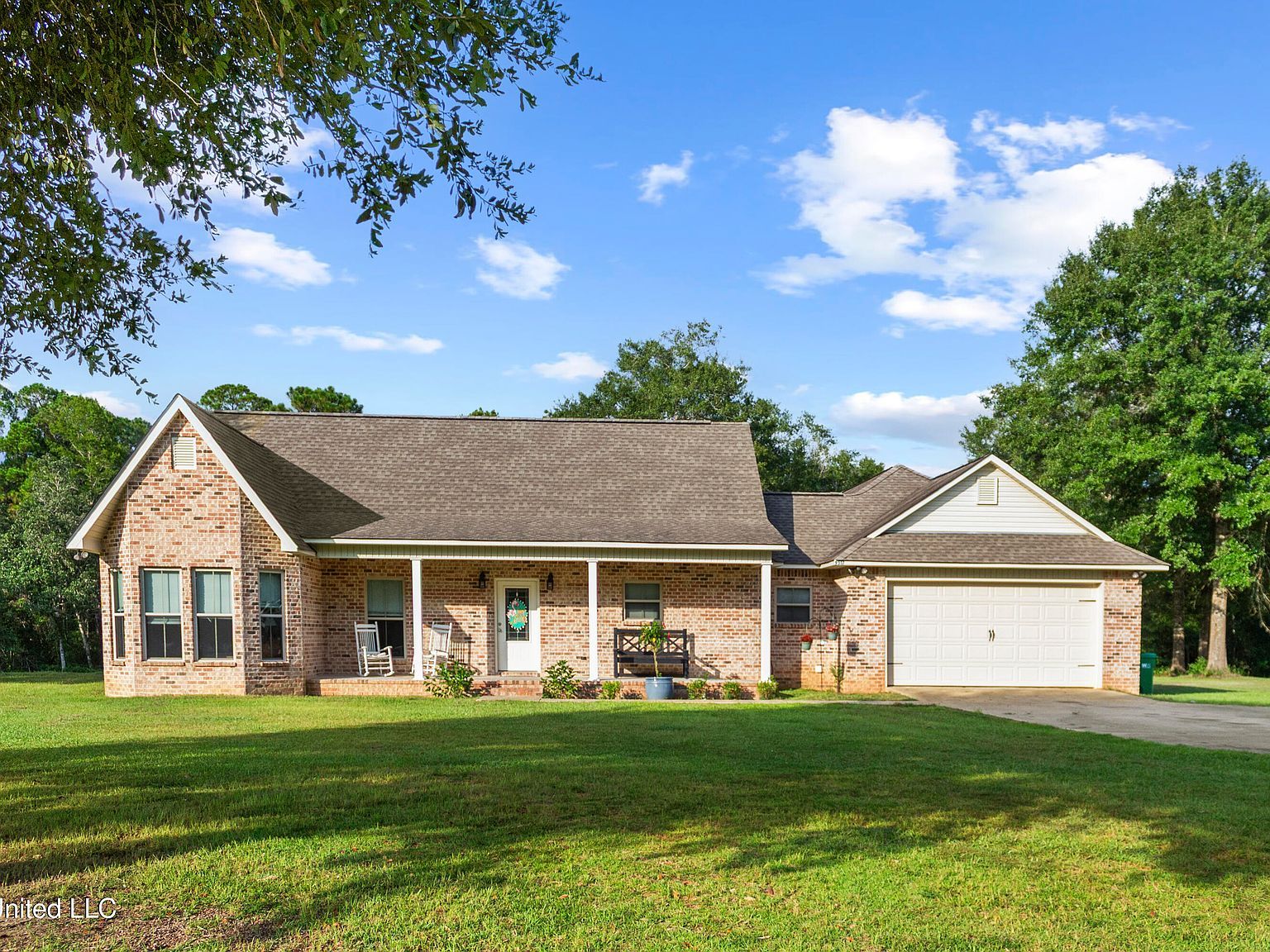 9517 Dunn Rd Moss Point, MS 39562 - Thumbnail 3