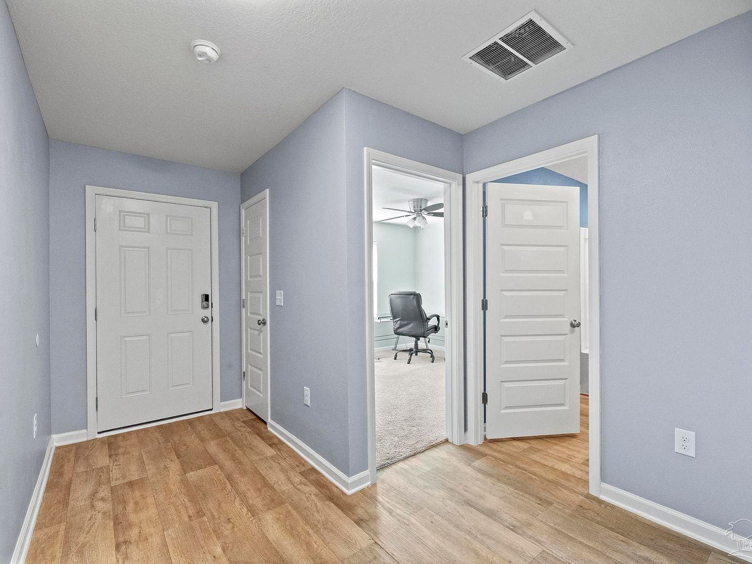 4686 Red Oak Dr Milton, FL 32583 - Thumbnail 3