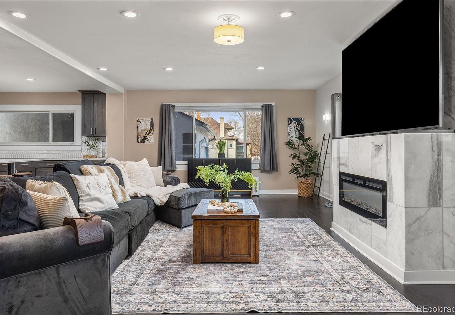 2551 N York St Denver, CO 80205 - Thumbnail 3