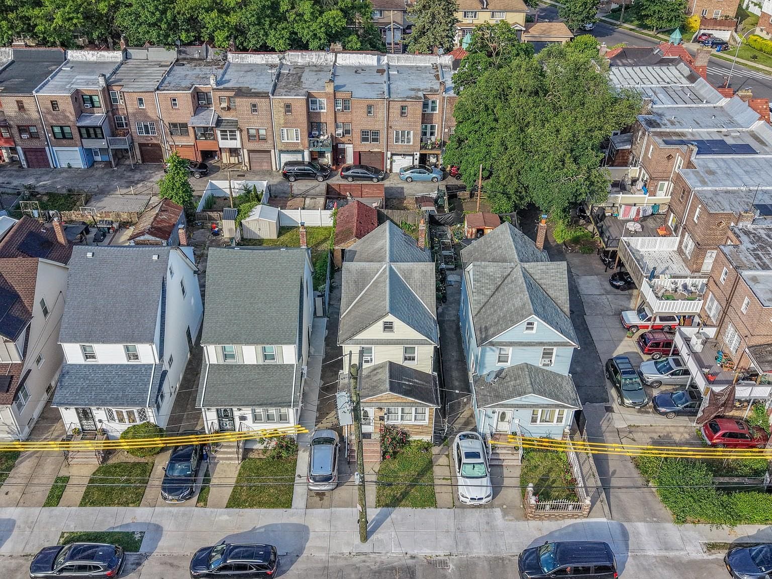 11133 173rd St Jamaica, NY 11433 - Thumbnail 3