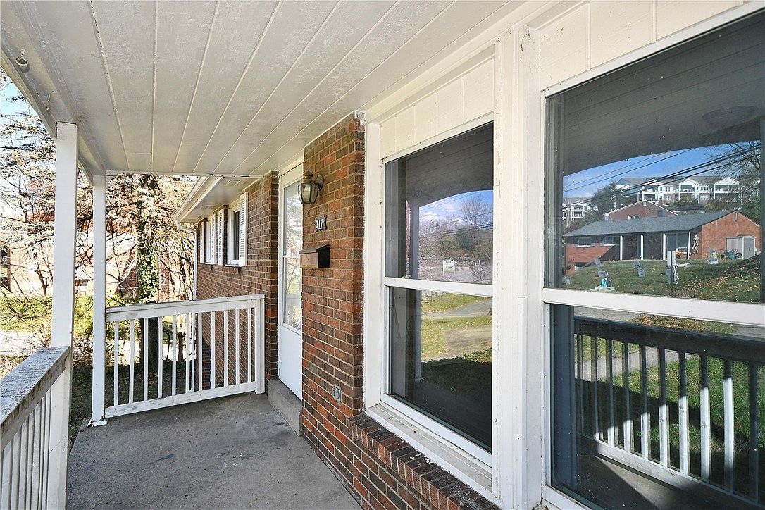 317 Grace St Pleasant Hills, PA 15236 - Thumbnail 3