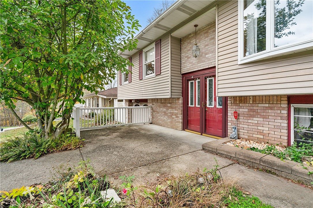 1302 Rankin Rd White Oak, PA 15131 - Thumbnail 3